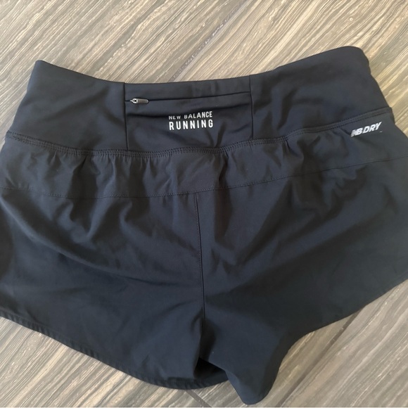New Balance women’s
Running shorts - Picture 3 of 4